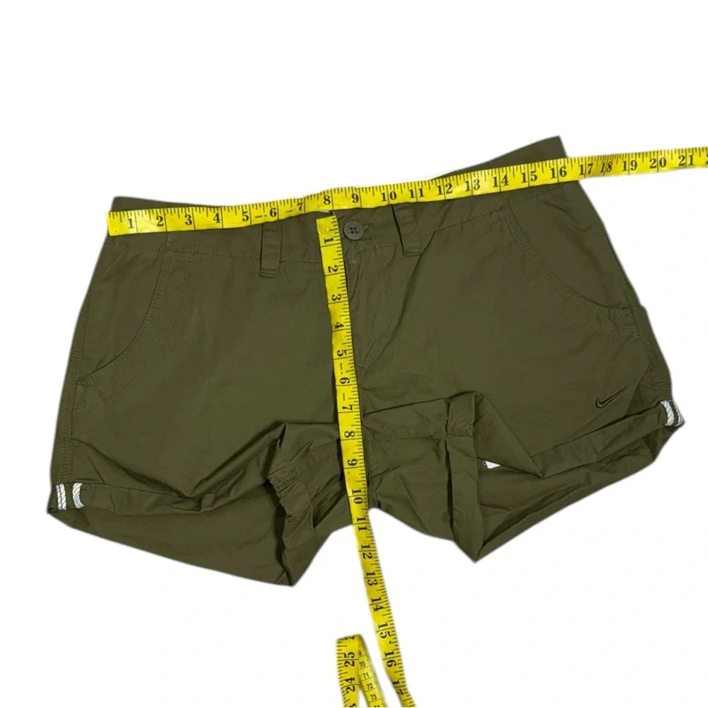 Nike Athletic Chino Shorts Olive Green Roll-Tab Cuffed Outdoor Shorts Size 10